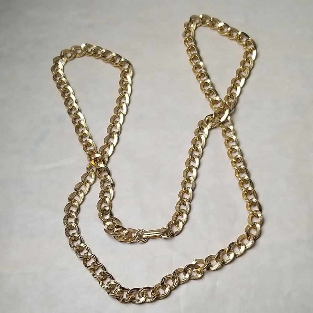 Thick Gold Tone Cable Chain Necklace